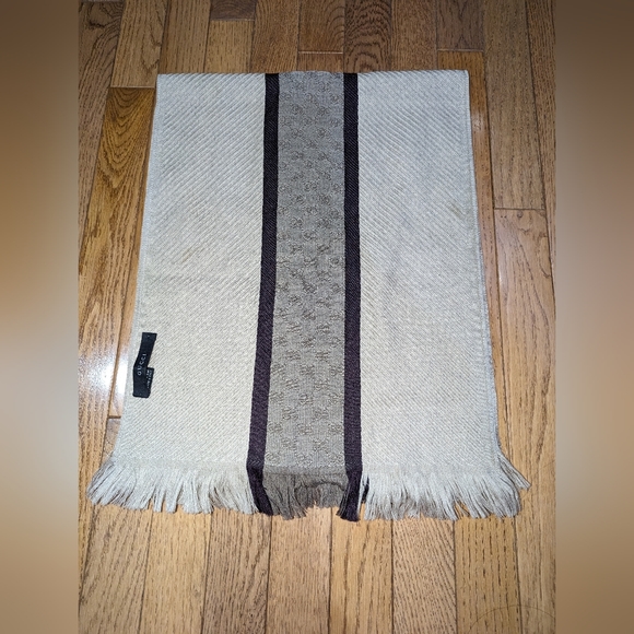 Gucci scarf - Picture 12 of 16